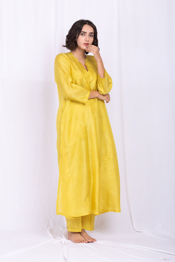 RISHIKA SILK KURTA SET