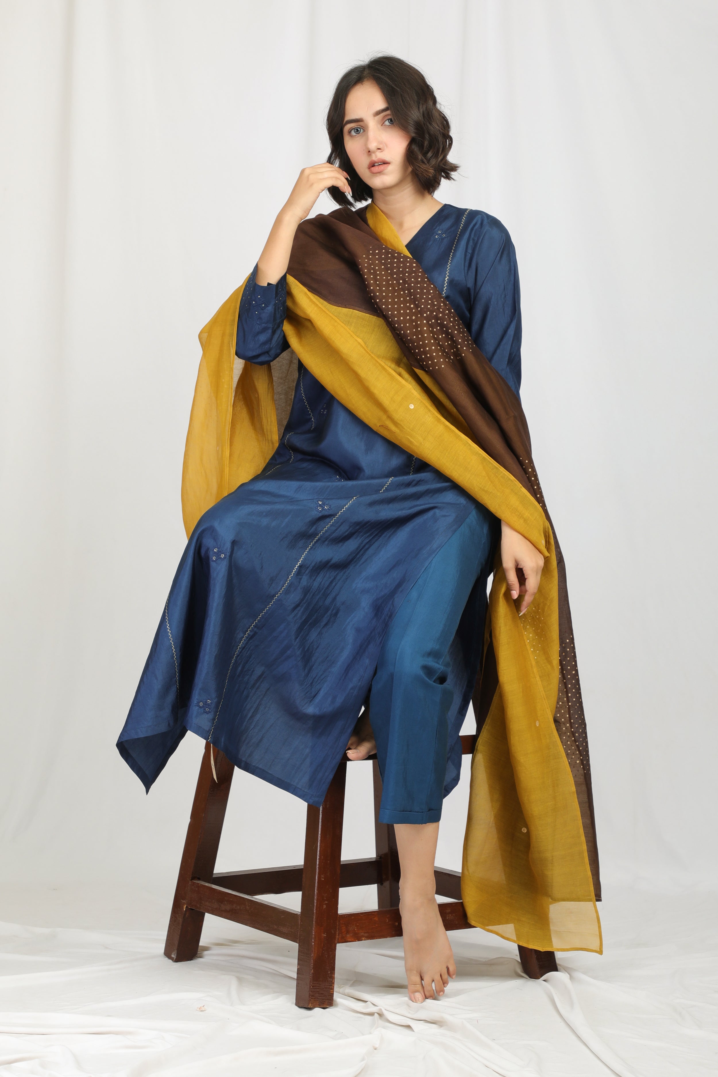APARNA SILK KURTA SET