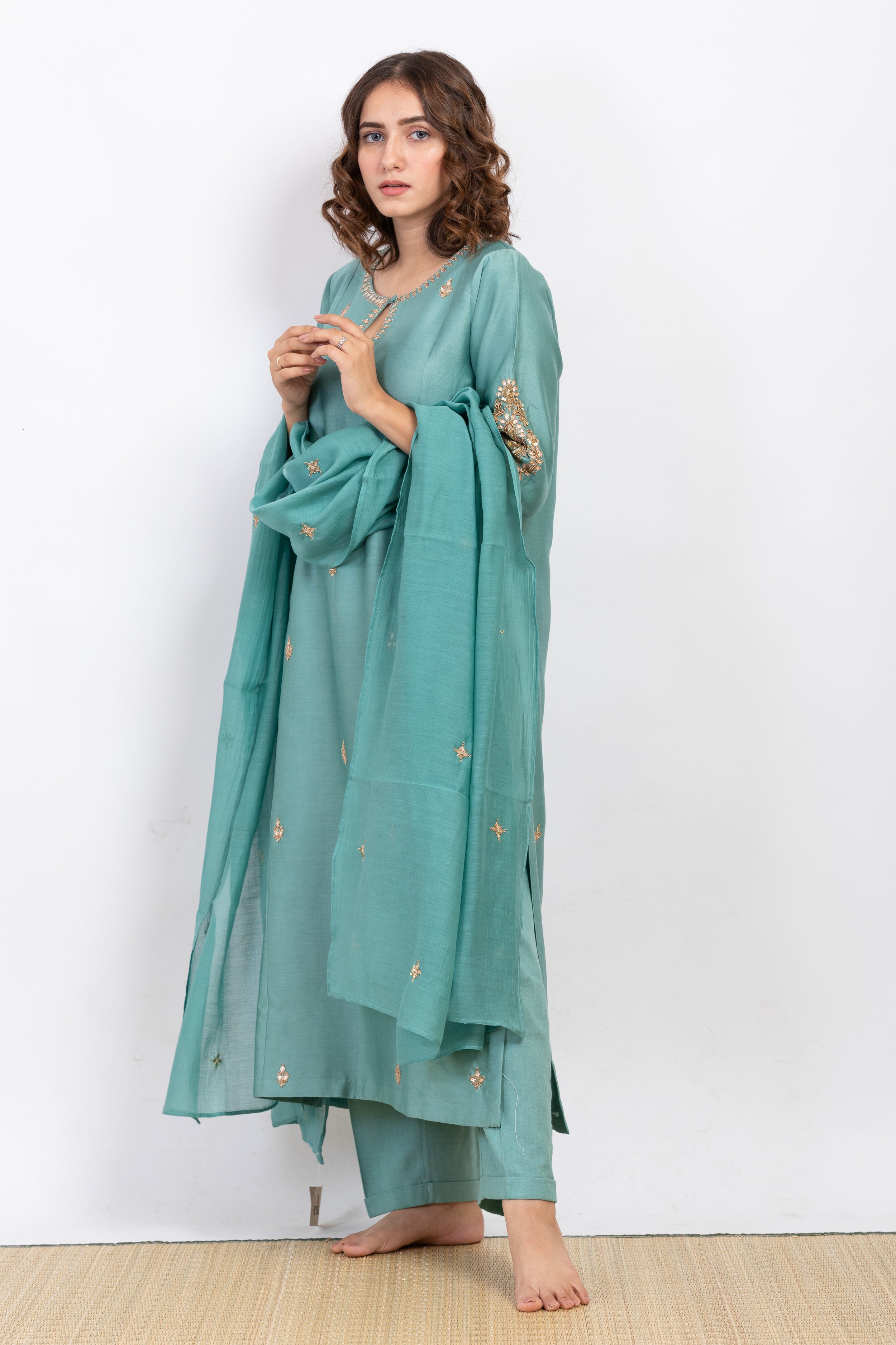 JAYSHREE EMBROIDERED KURTA SET