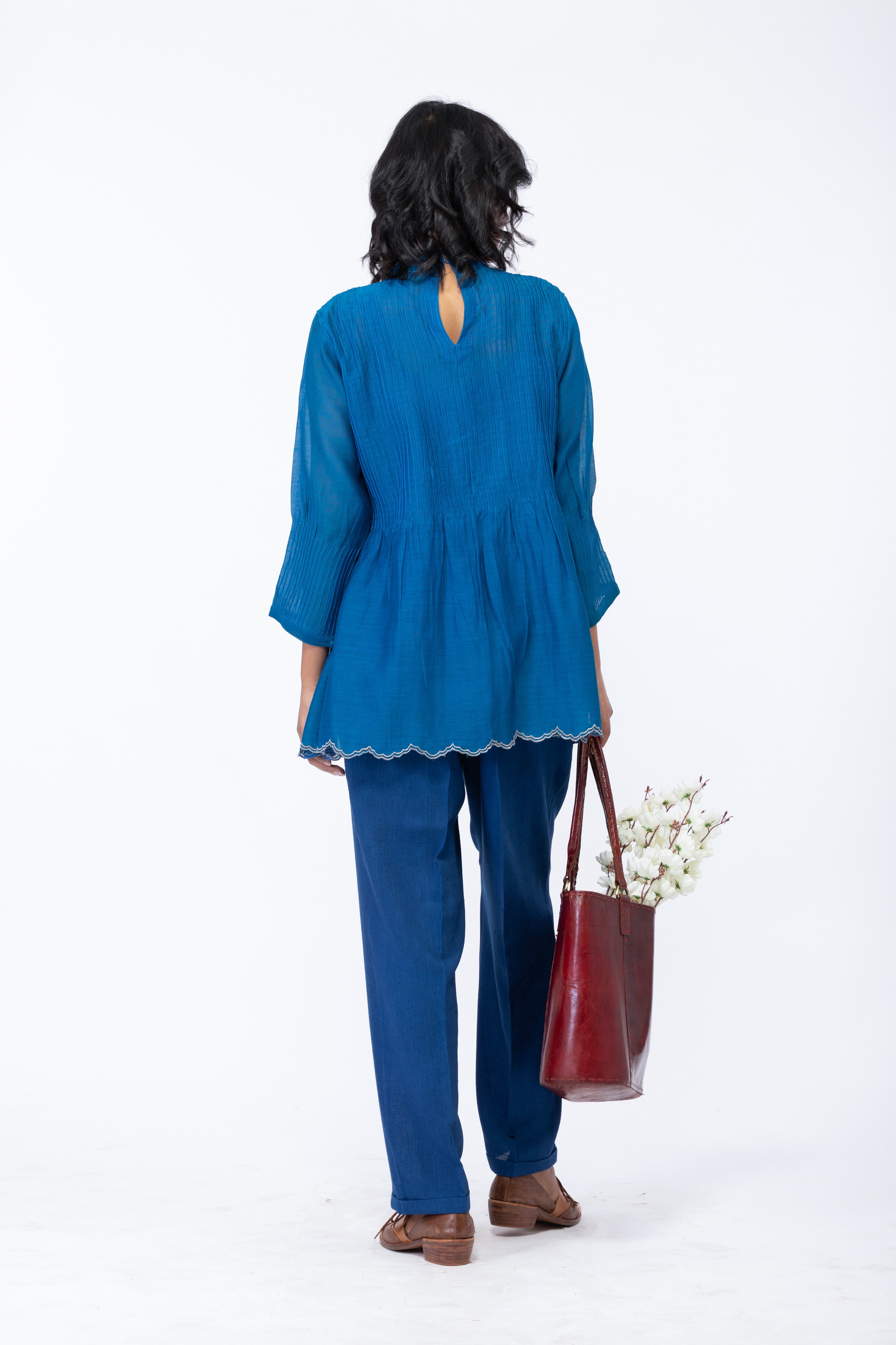 ANAITA SHORT OVERLAY