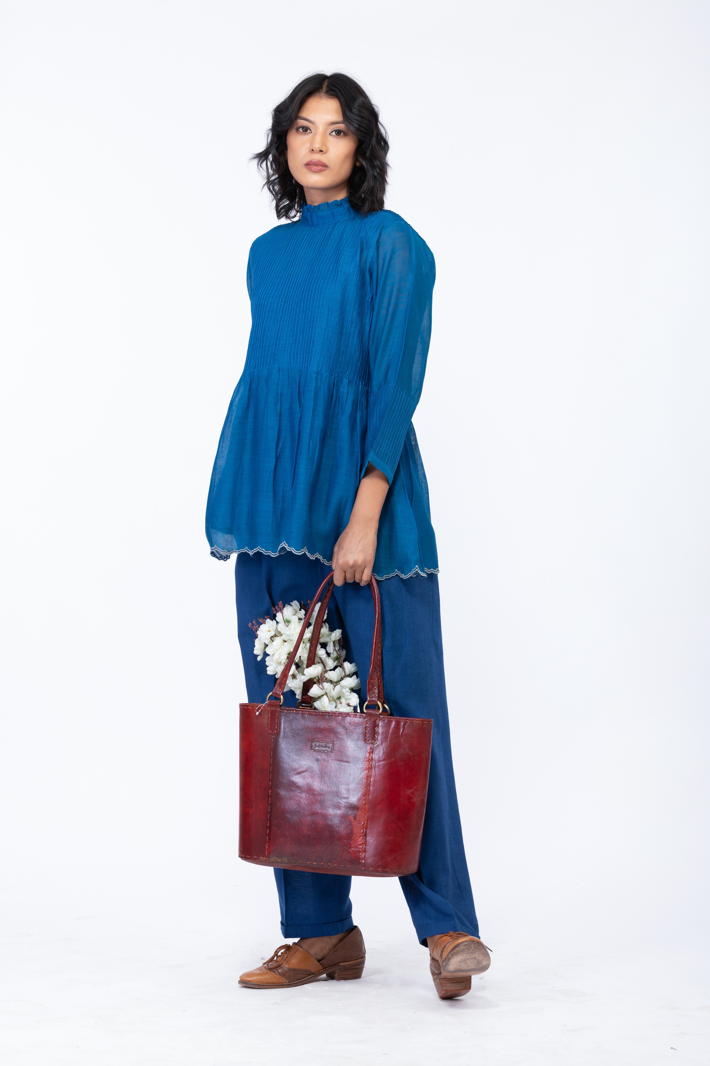 ANAITA SHORT OVERLAY
