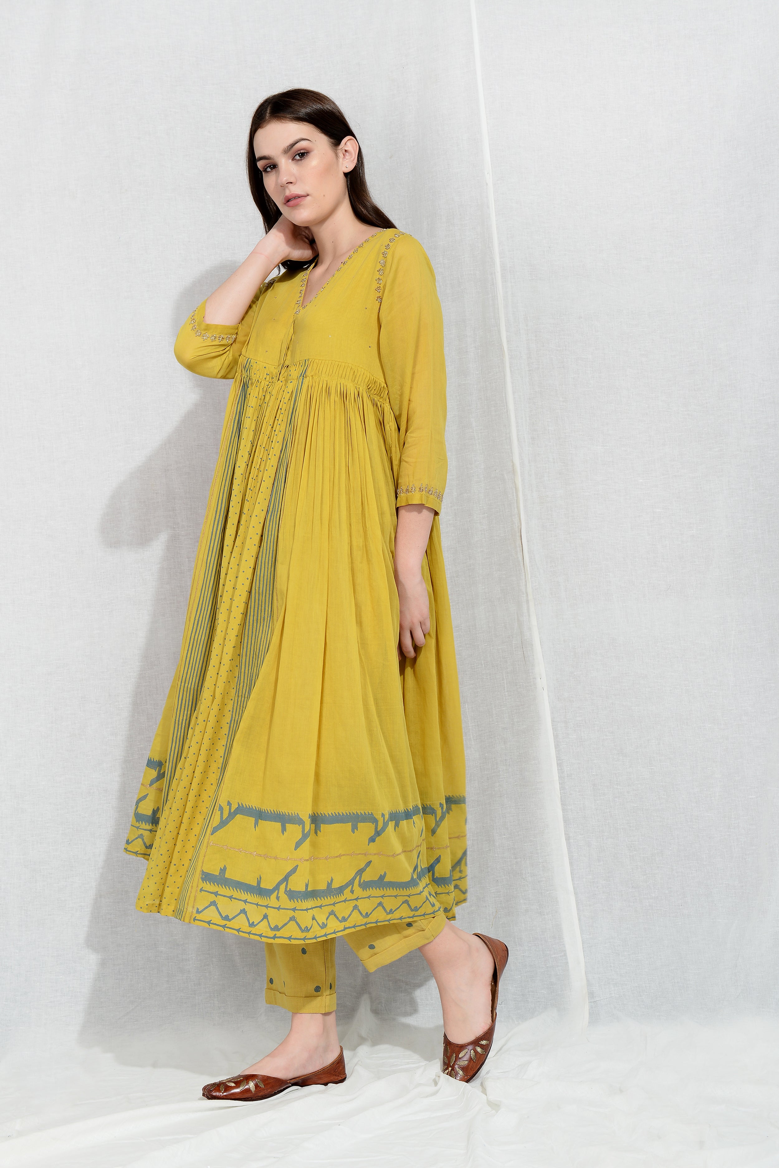 AMALTAAS  EMBROIDERED KEDIA SET